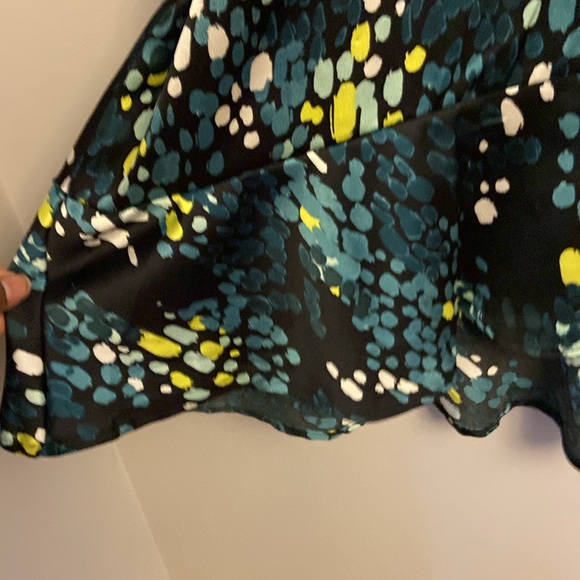 Torrid Midi Bubble Charm Flutter Sleeve Wrap Dress size 4 / 4x - Picture 8 of 11